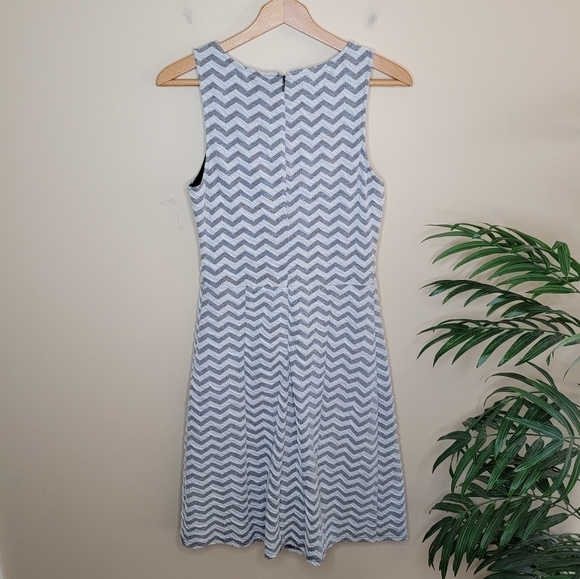 Stitch Fix 41 Hawthorn | Jace Gray & White Chevron Fit & Flare Dress Size Medium - Picture 4 of 4